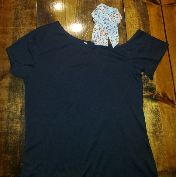 Black top cold shoulder ribbon strap Small - Picture 4 of 10